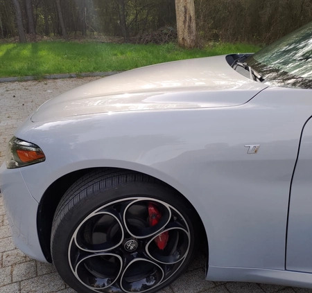 Alfa Romeo Giulia cena 132000 przebieg: 20000, rok produkcji 2022 z Ostrołęka małe 277